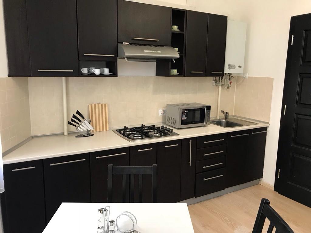 Gil Apartments, Квартира Студия В Самом Центре Пл Петефи อุชโฮรอด ภายนอก รูปภาพ